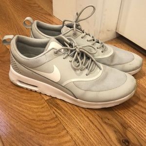 Size 9 grey/white Nike air max